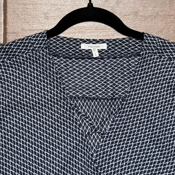 Maurices Blouse Blue White Flowy Surplice Criss Cross V-Neck Top Sz L - Picture 2 of 10